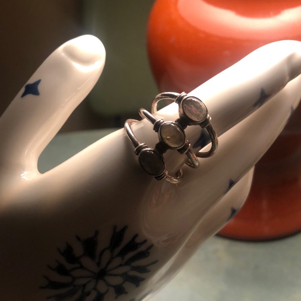 Women’s size 7.5 three tier silver stone very Boho.
